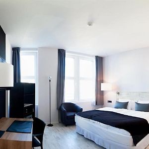 Standard Zimmer mit Kingsize-Bett
